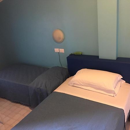 Hotel Albatros Roseto Degli Abruzzi Exterior photo