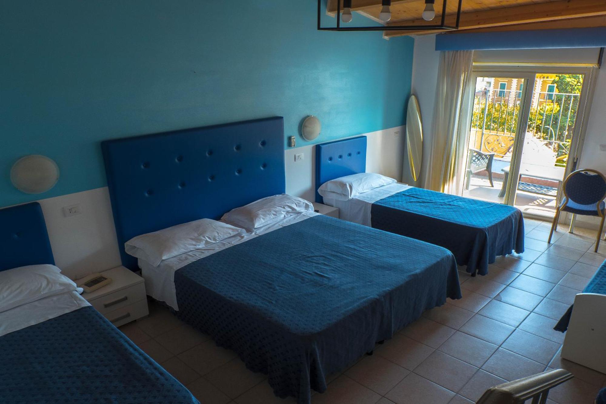 Hotel Albatros Roseto Degli Abruzzi Exterior photo