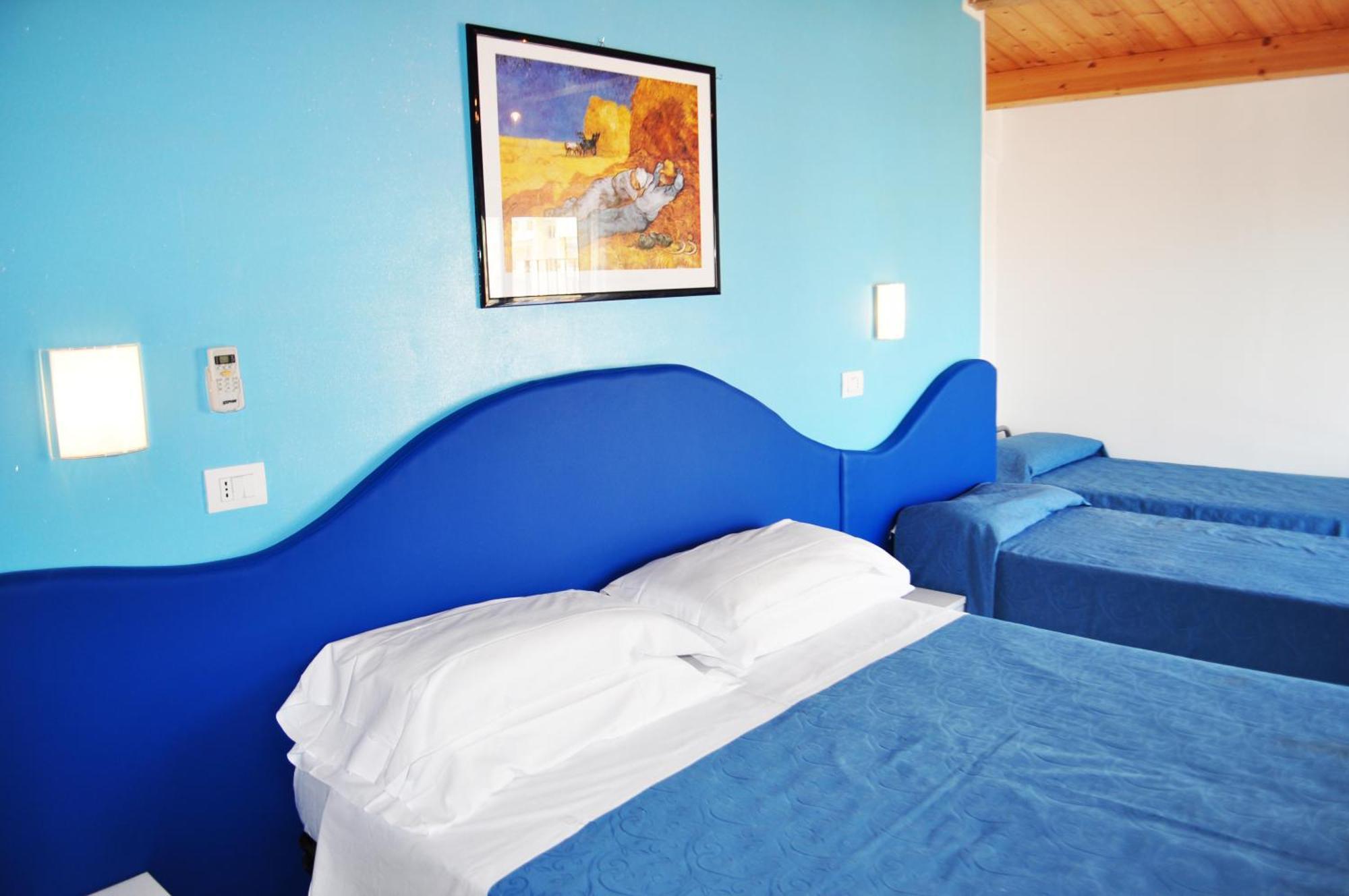 Hotel Albatros Roseto Degli Abruzzi Exterior photo