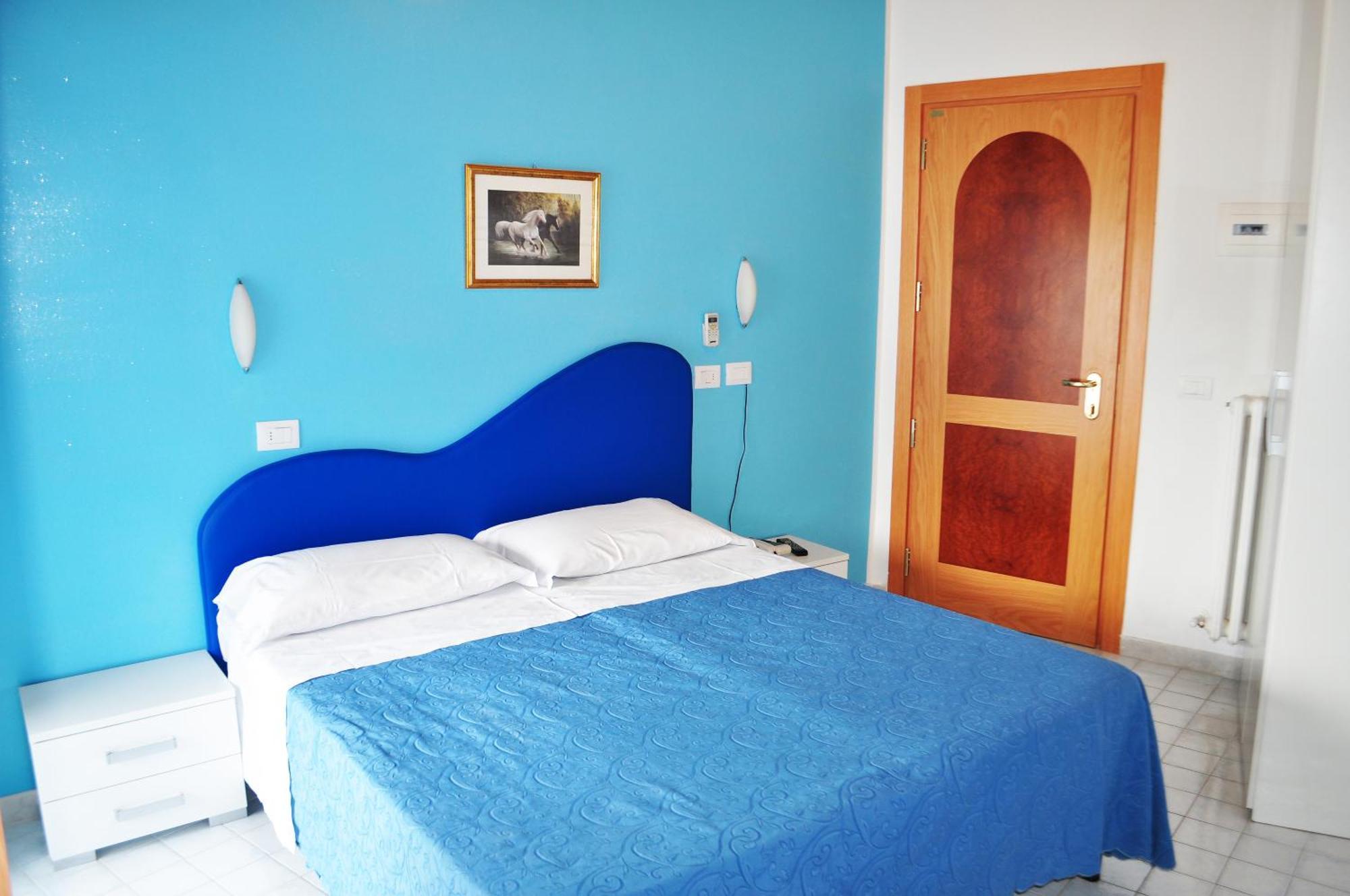 Hotel Albatros Roseto Degli Abruzzi Exterior photo